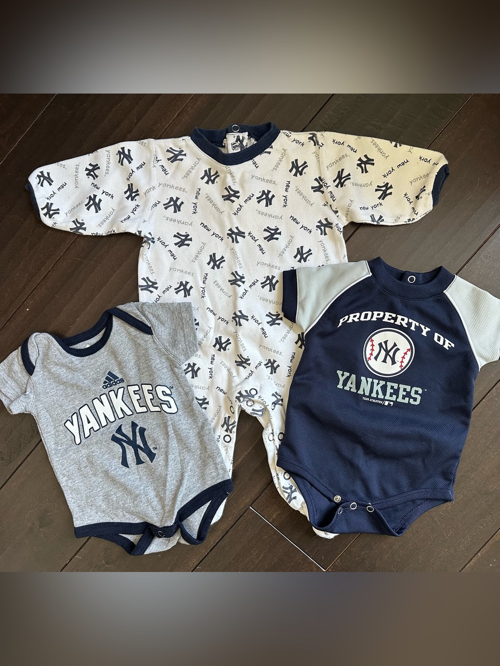 New York Yankees Navy & Gray Baby One-Piece Rompers (3-Pack)